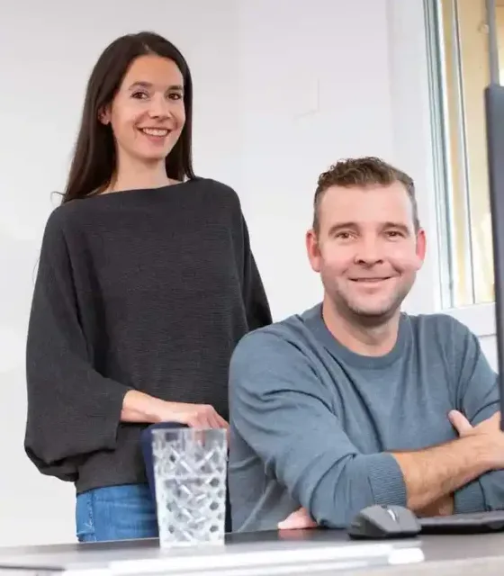 Simon und Barbara Lauber, Gründerpaar der LASIBA Immobilien GmbH, in ihrem Büro in Pieterlen bei Biel